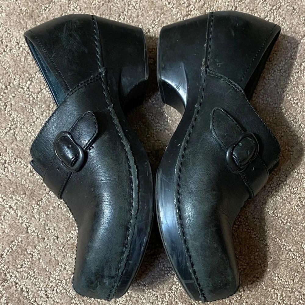 Dansko Black Leather Slip-On Size 36 (6) Loafers with Buckle Accent Clogs